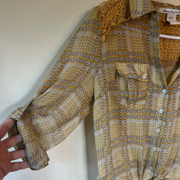 Women’s American Rag Sheer Button Top size M - Picture 2 of 9